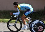 2009 Dauphiné, Contador's TT bike: Contador training on the new bike recently. Photo: Graham Watson