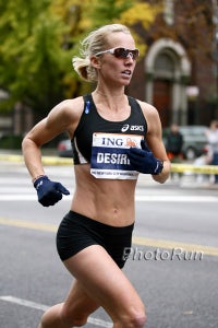 Desiree Ficker runs to tenth at the 2009 ING NYC Marathon. Ficker finished 10th in the 2009 ING NYC Marathon. Photo: PhotoRun