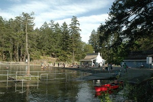 800px-Thetis_lake_main_beach Photo: Wikipedia