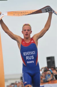 2010ishigaki-men-winner-low Photo: ITU / Jero Honda
