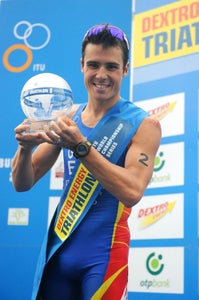 gomezchampionlr Gomez's second place finish propelled him to the top of the rankings, giving him the World Championship title. Photo: Triathlon.org