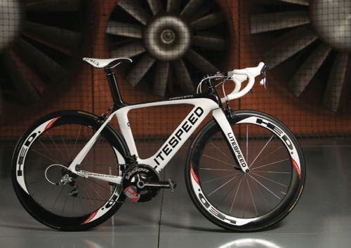 Can one bike play the role of road bike and triathlon bike?