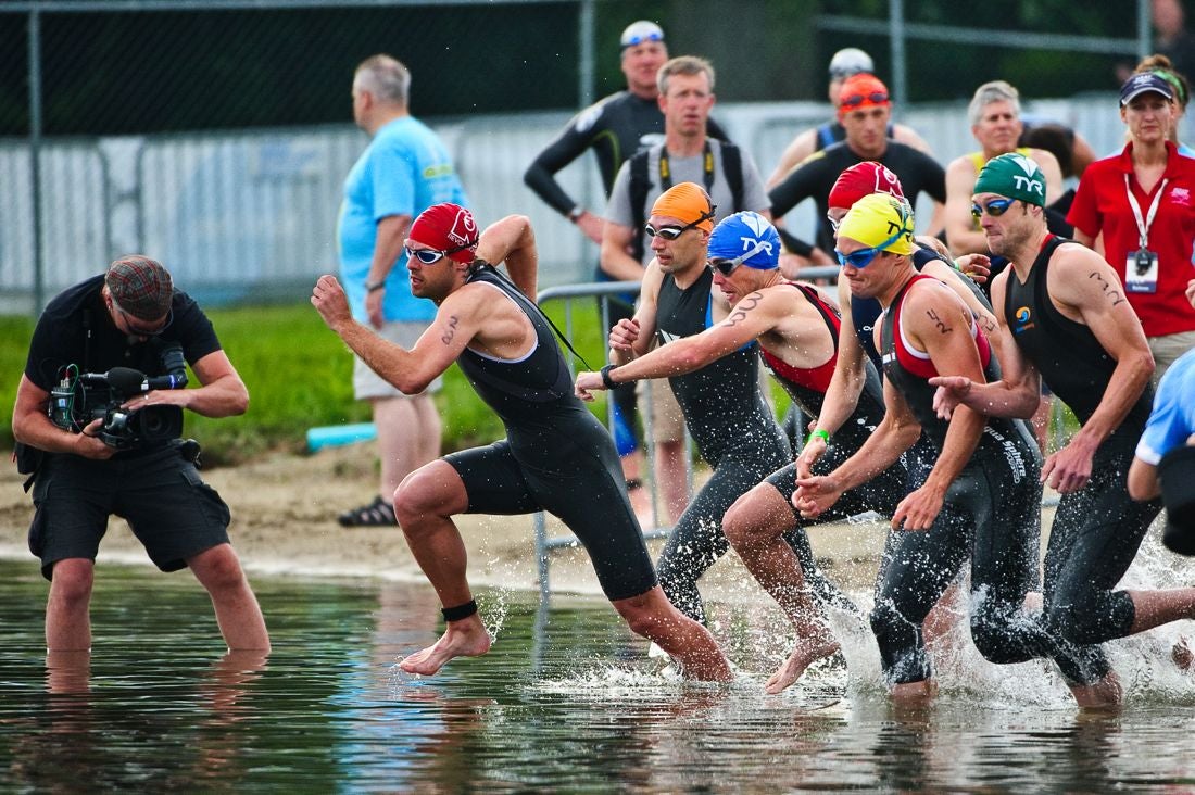Триатлон олимпийская дистанция. Тренировки по триатлону. Грег уэлч триатлон. Триатлон тренировки. Триатлон тренировки.