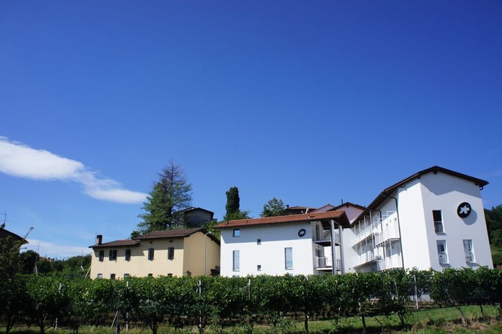 Assos