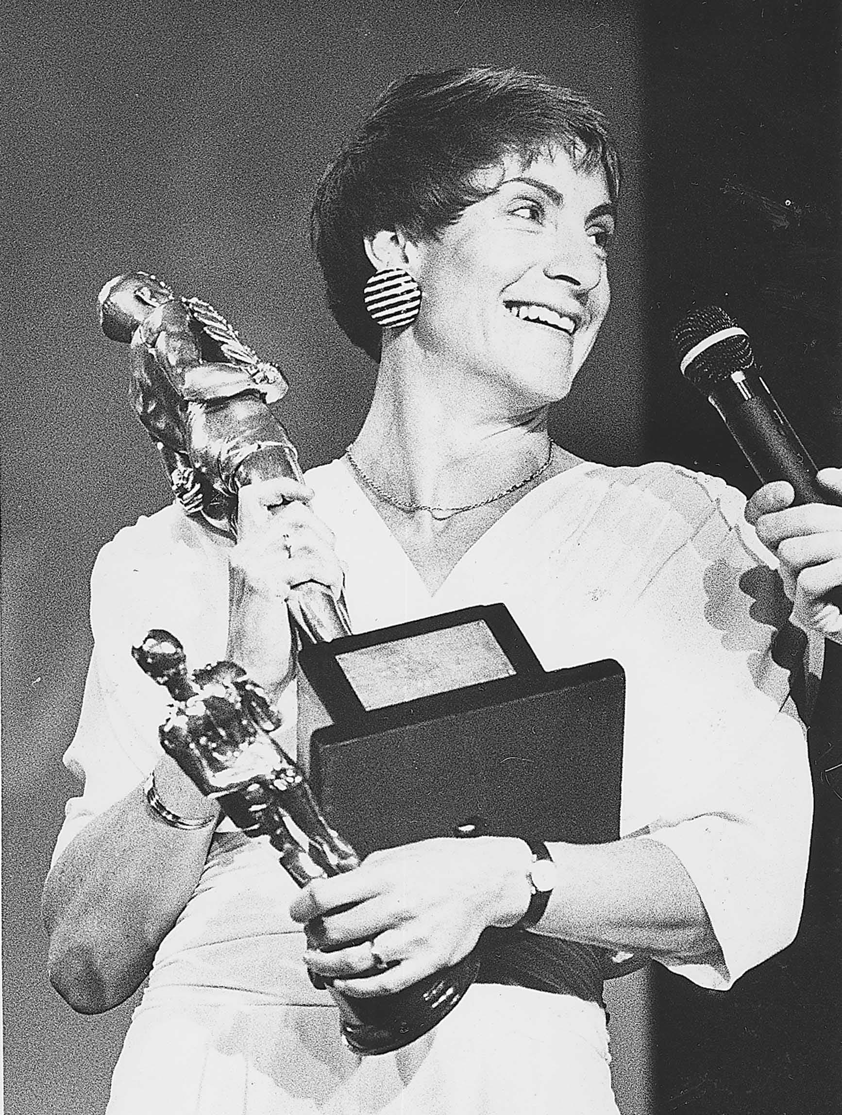 In addition to being made a Member of the Order of the British empire for her performance as a triathlete, she collected NZ’s supreme sports award, the Halberg Award, in 1989.