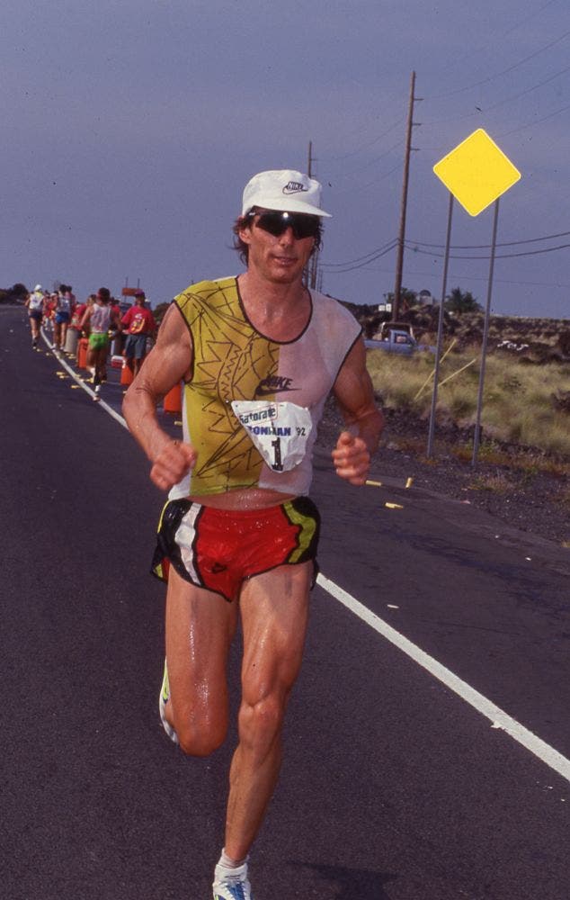 Mark Allen running past his competitors at the 1992 Ironman World Championship