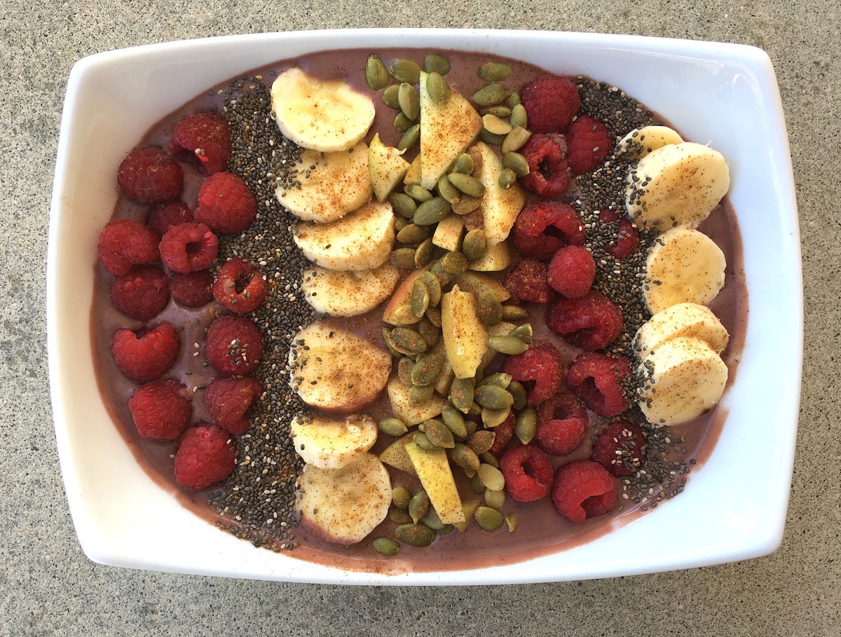 Recipe Of The Week: Winter Acai Bowl – Triathlete