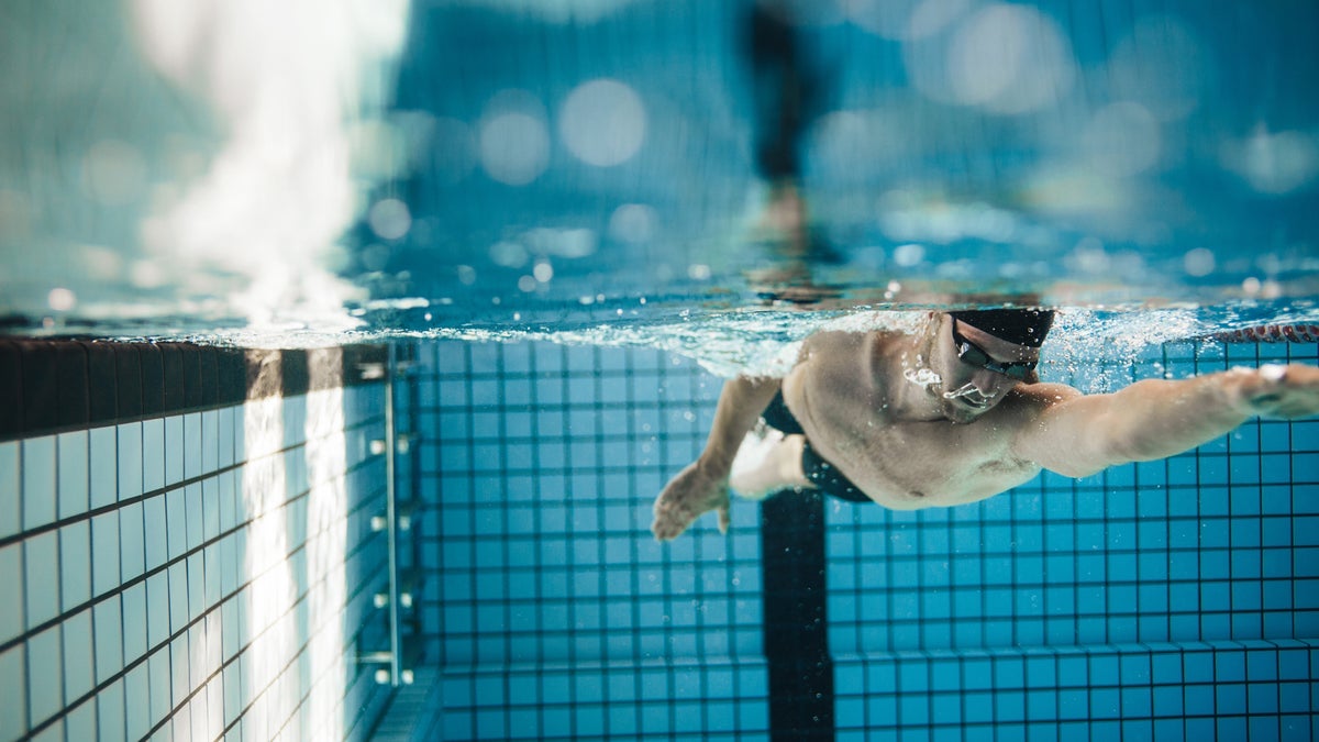 Weekend Swim Workout: Descend The Ladder – Triathlete