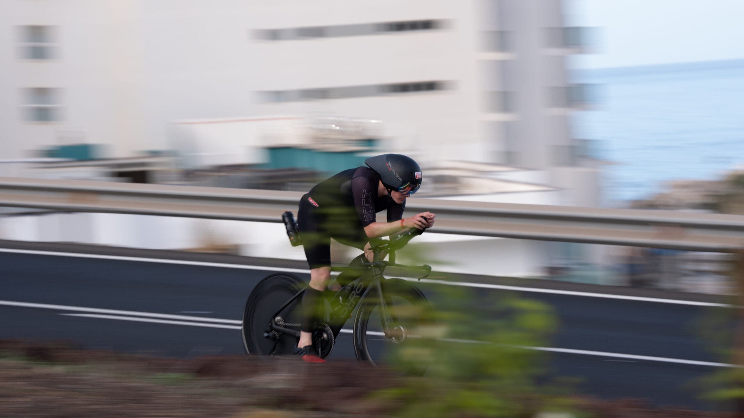 A triathlete demonstrates an FTP ride to help answer the common question: What is FTP?