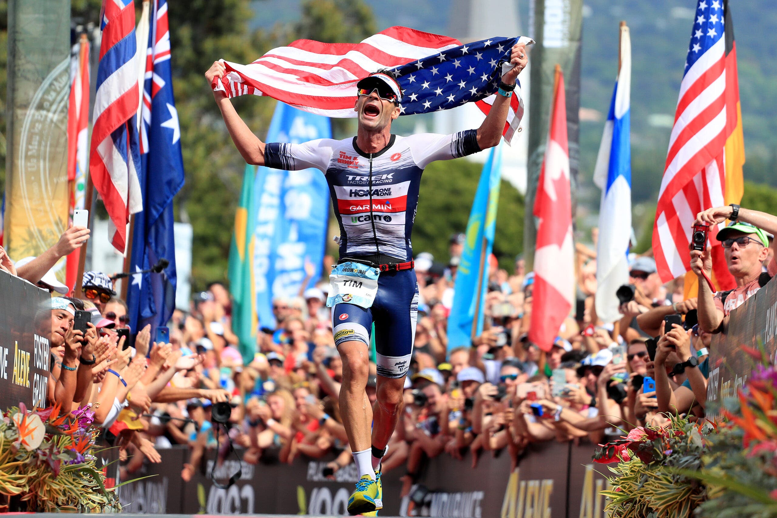 Tim O'Donnell runs down the Ironman Kona Alii drive