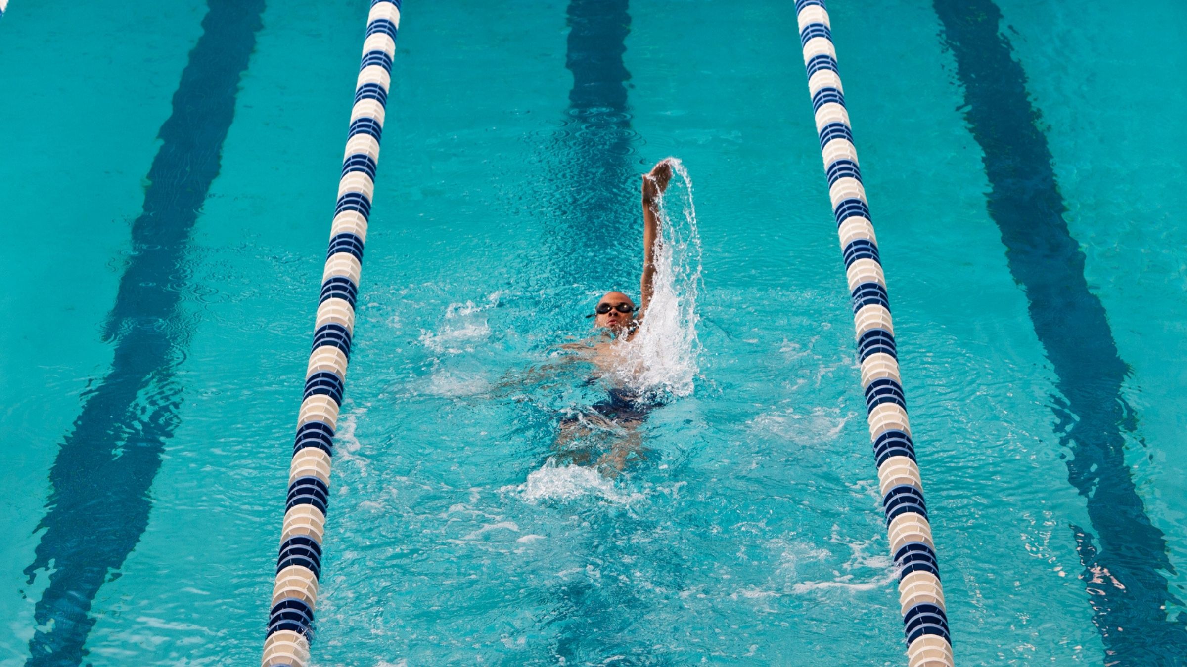 Why You Should Push Rather Pull The Water in Backstroke