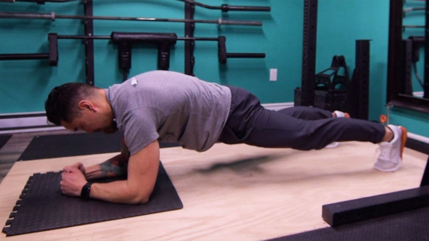 How to Perform a Proper Front Plank Exercise — Triathlete