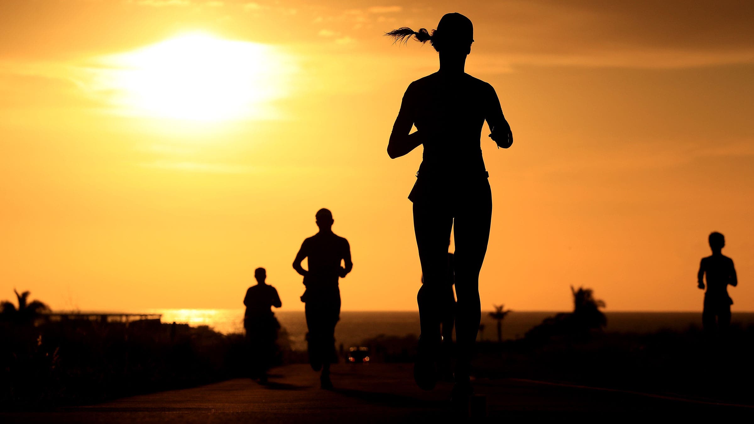 Distressed Running GI Distress While Running: How to Avoid It — Triathlete