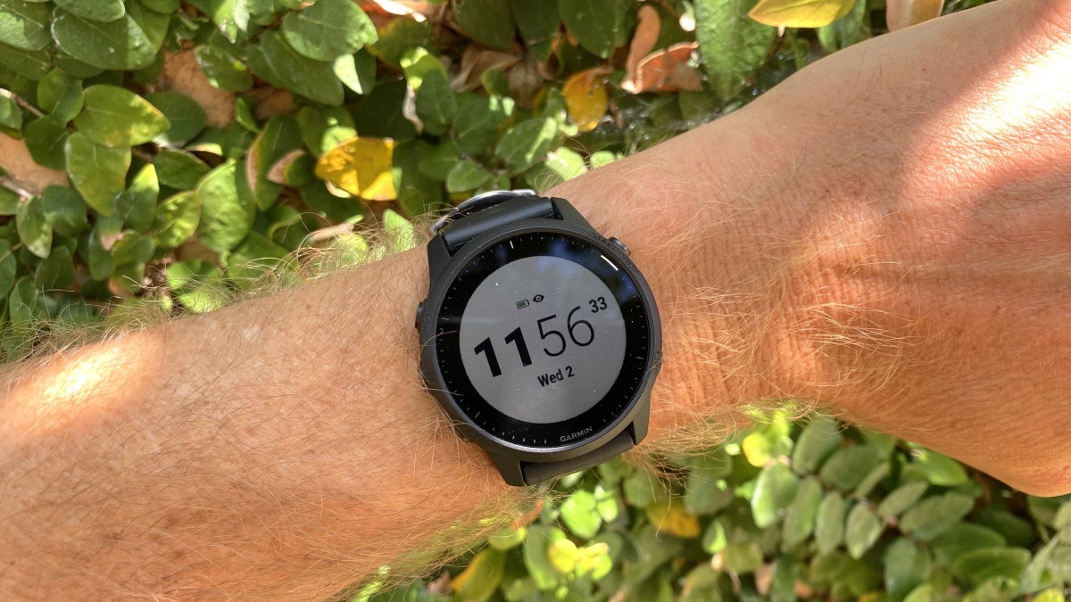 A Detailed Look at the New Garmin Forerunner 945 LTE – Triathlete