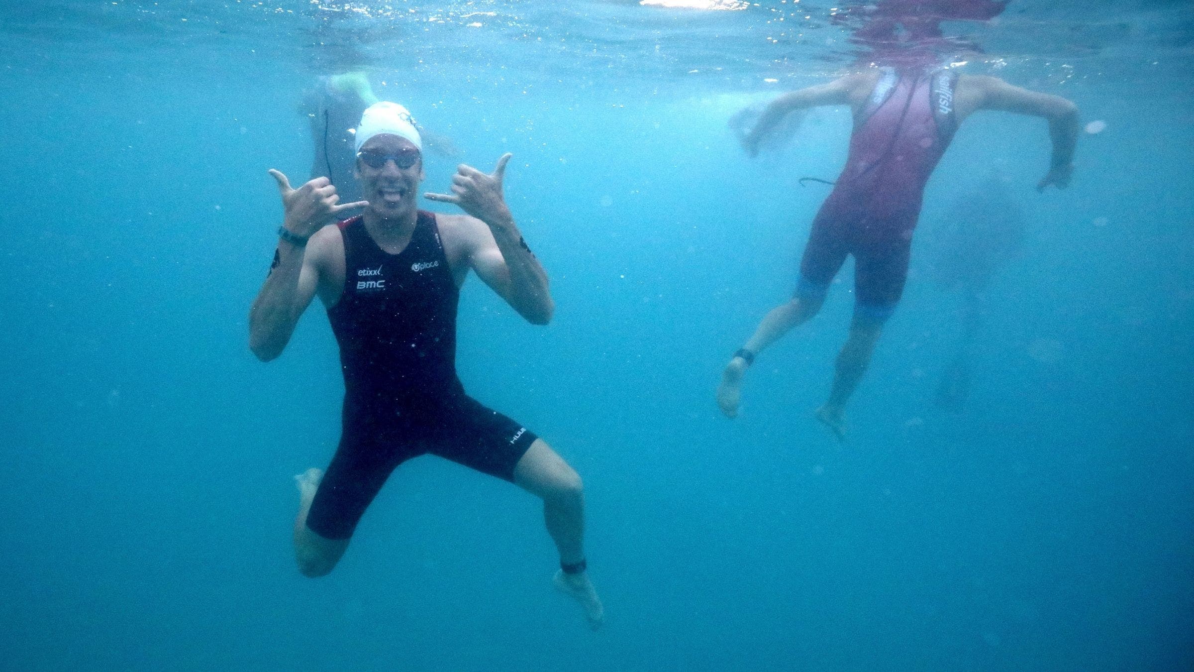 An athlete begins the Ironman World Championship kona livestream race