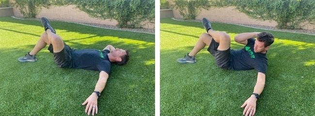 A triathlete does rotational crunches, one of the best core exercises for triathletes