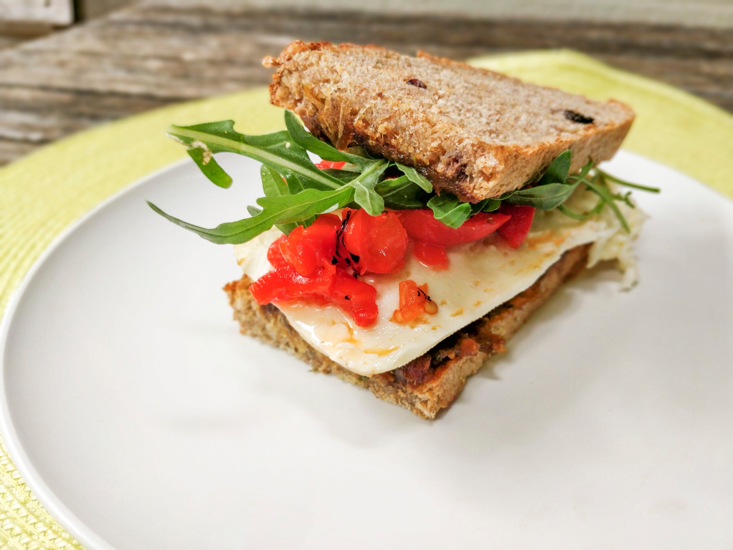 A healthy sandwich recipe for halloumi grilled cheese sandwich