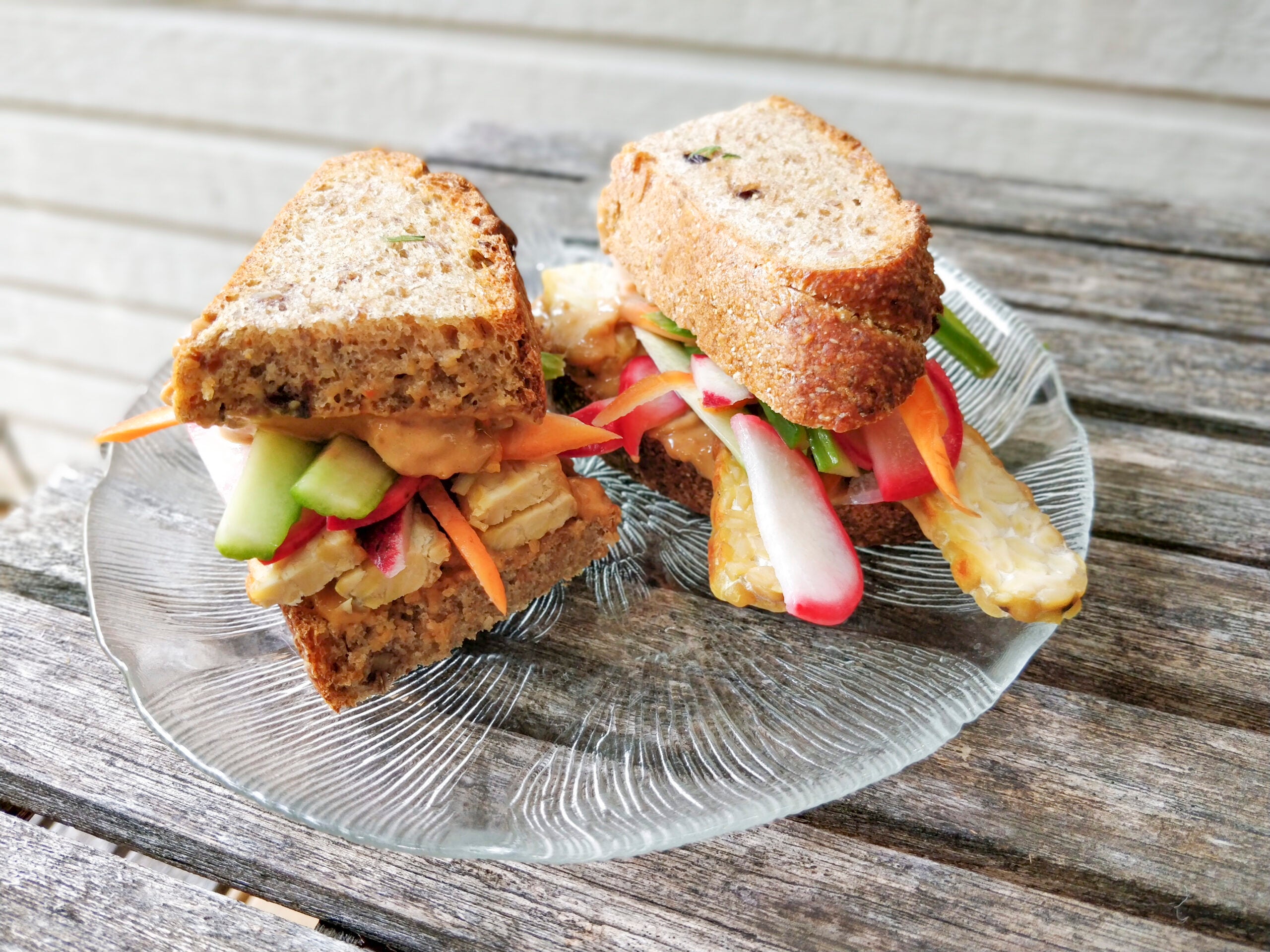 A healthy Sandwich Recipe for tempeh satay sandwiches