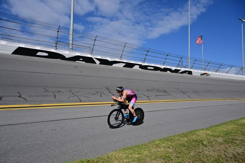 Jackson Laundry races Clash Daytona