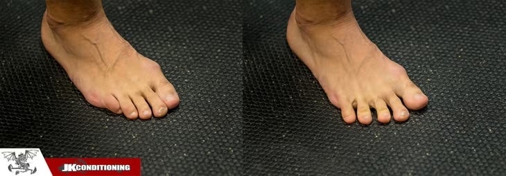 Demonstration of a toe splay exercise for foot strengthening.