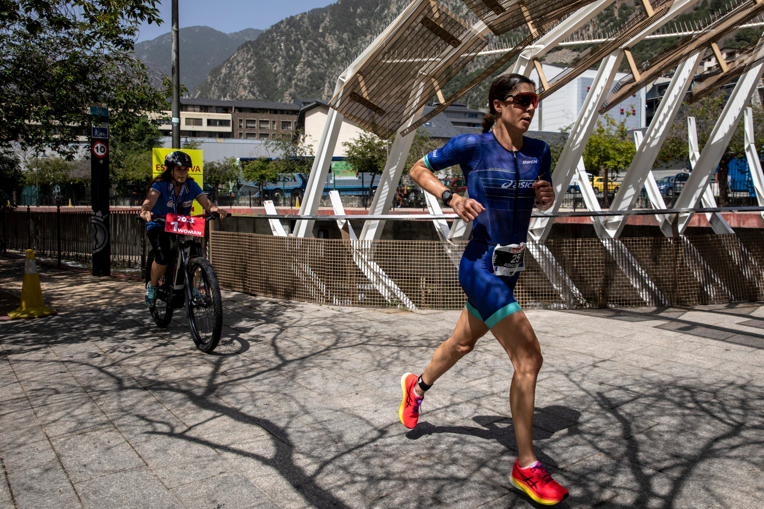 Ashleigh Gentle is one of the fastest triathlon runners today.