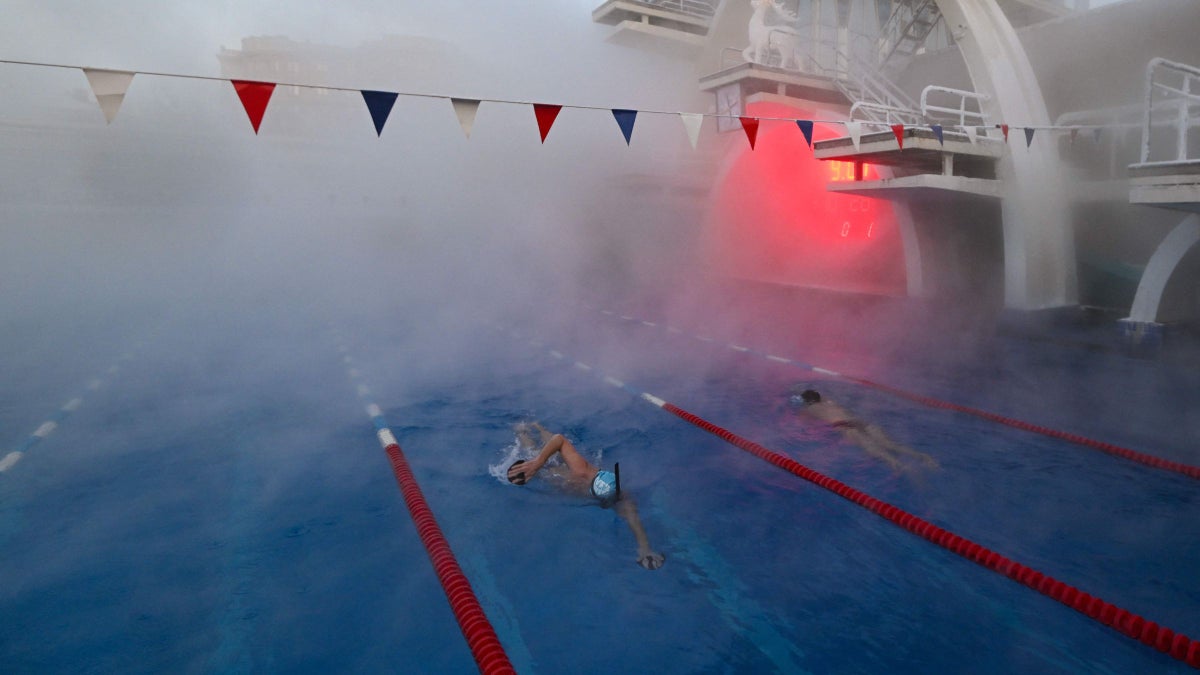 6 Ways to Modify Your Swim Workout in A Super-Hot or Super-Cold Pool