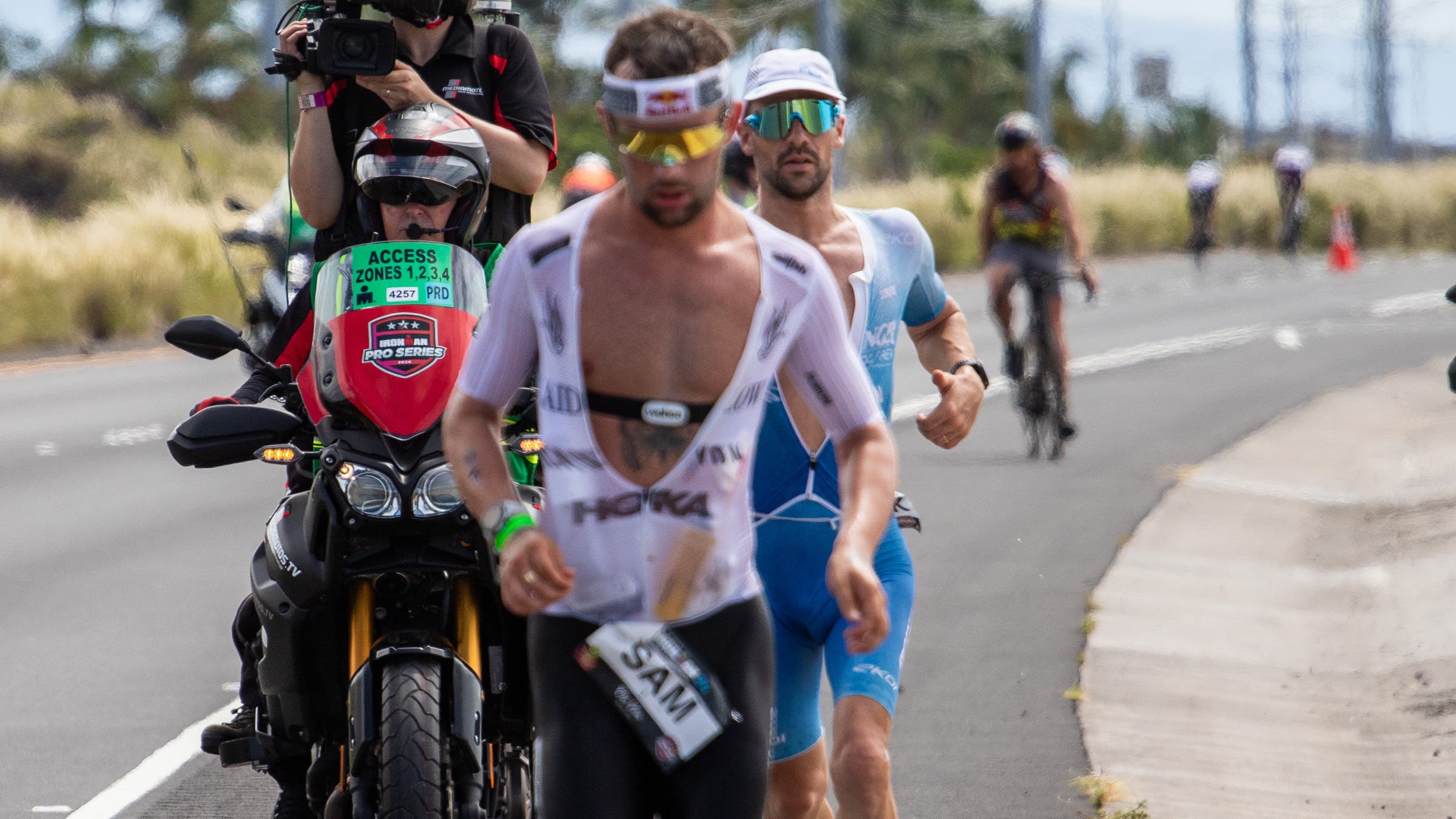 2024 Ironman World Championship Kona results: Patrick Lange makes the pass over Sam Laidlow for the lead (and eventual win and course record).