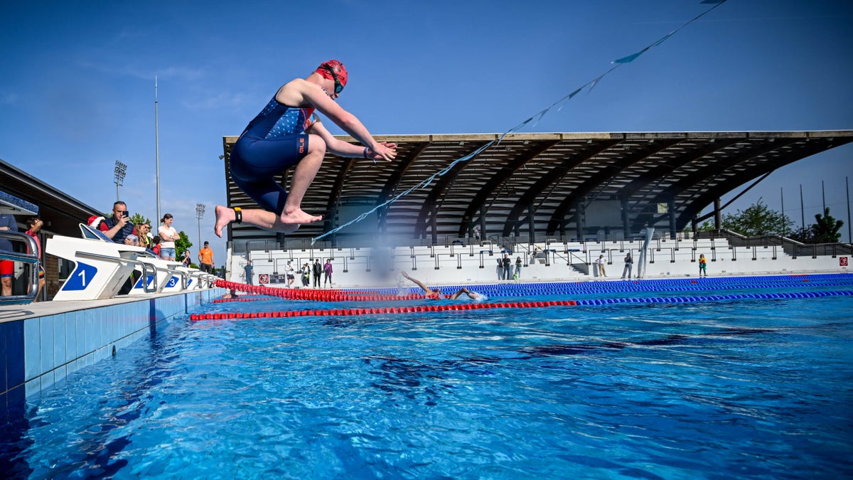 3 Swim Workouts for When You Don’t Feel Like Swimming