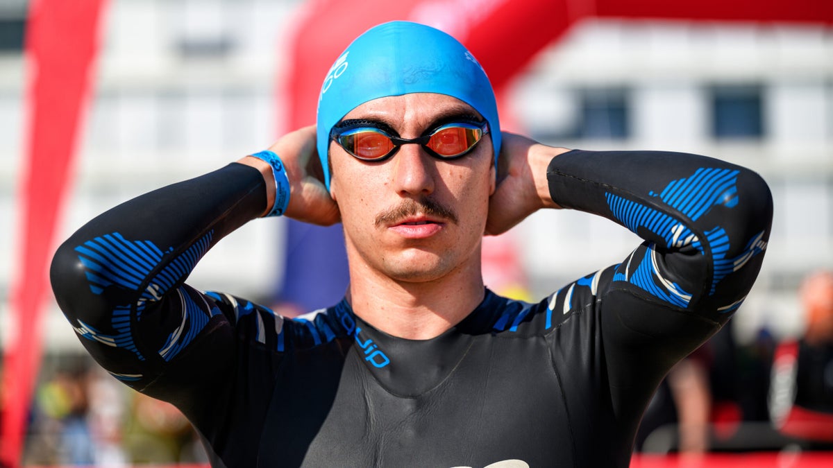 Should Beginner Triathlon Swimmers Self-Coach?