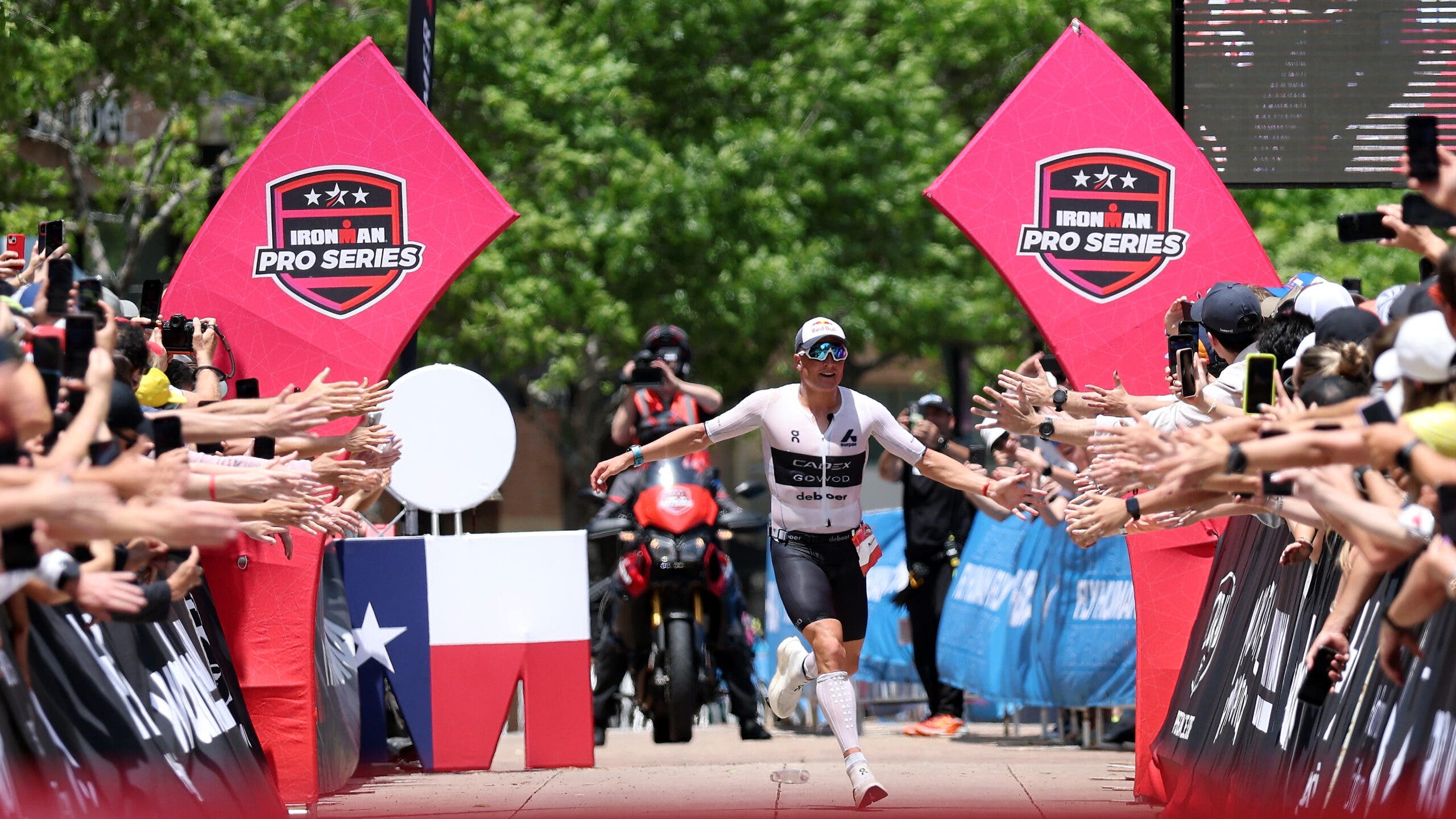 Kristian Blummenfelt and Magnus Ditlev are battling it out atop the 2025 Ironman Pro Series. Ironman Frankfurt could change that.