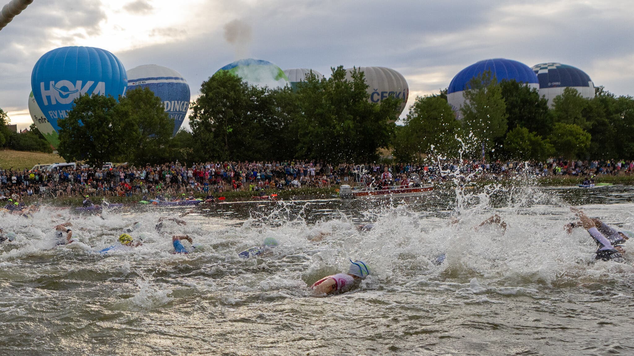 Challenge Roth Swim Laura Philipp and Sam Laidlow Win Hot, Non-Wetsuit Challenge Roth