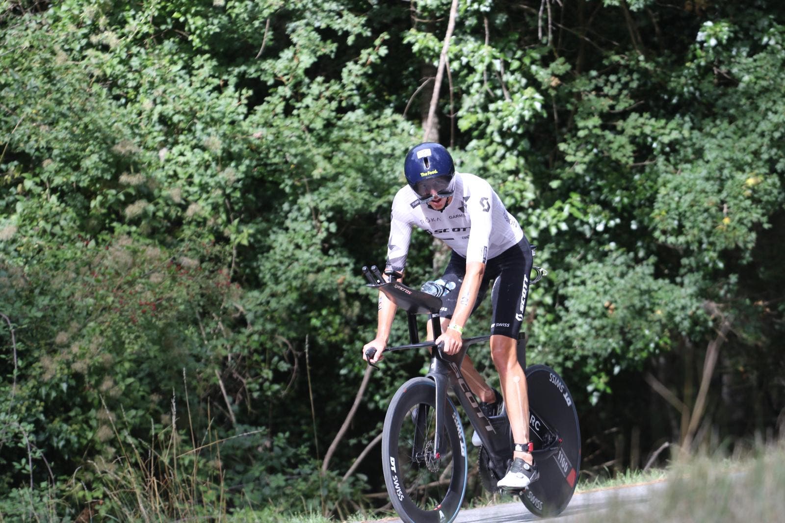 Magnus Ditlev (DEN) in ninth place at the crest of the Coursegoules climb at the men's 2025 Ironman world championship.