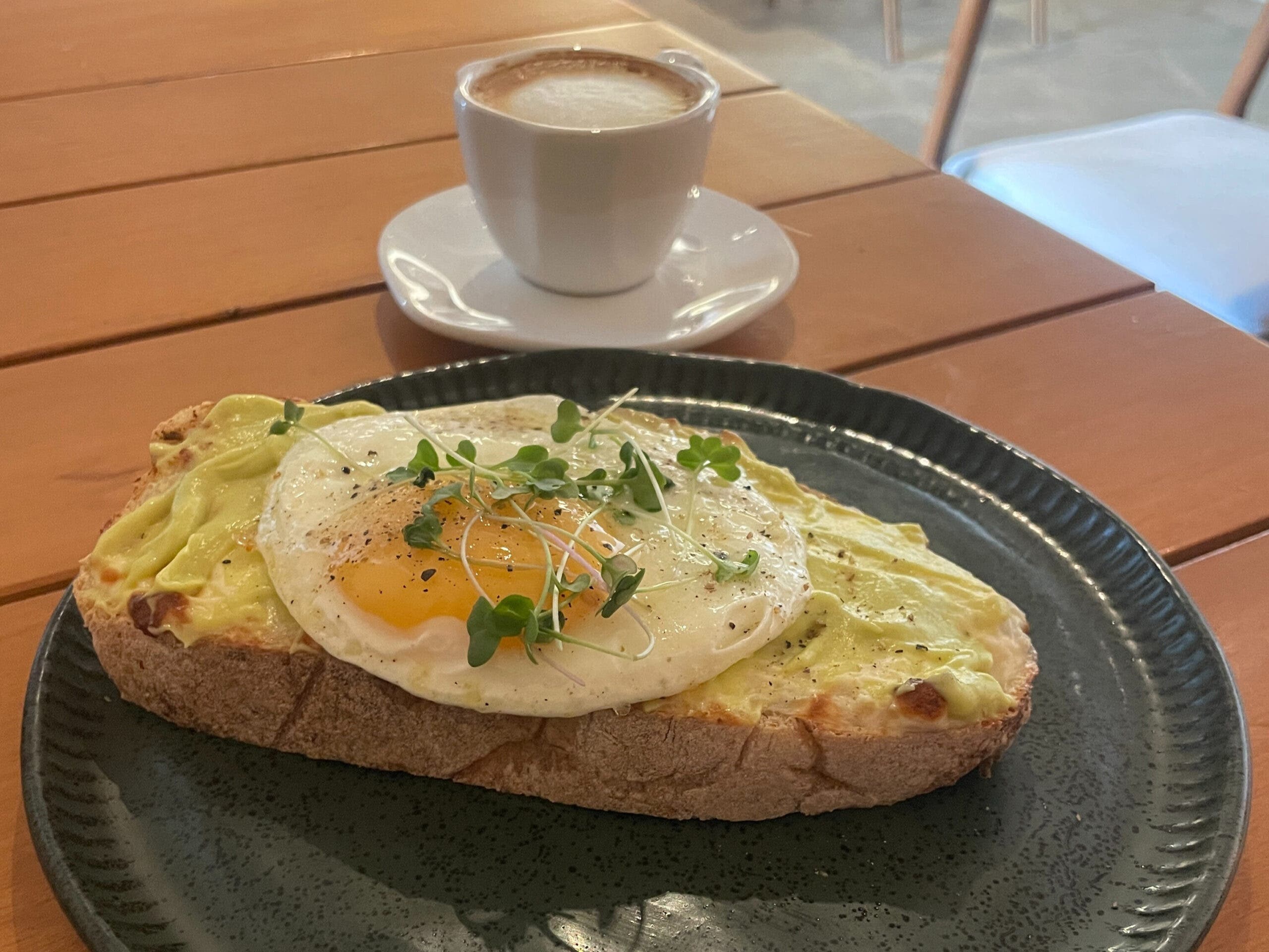 Dining in Fortaleza offers diverse food options from fresh fish to quiet cafes.