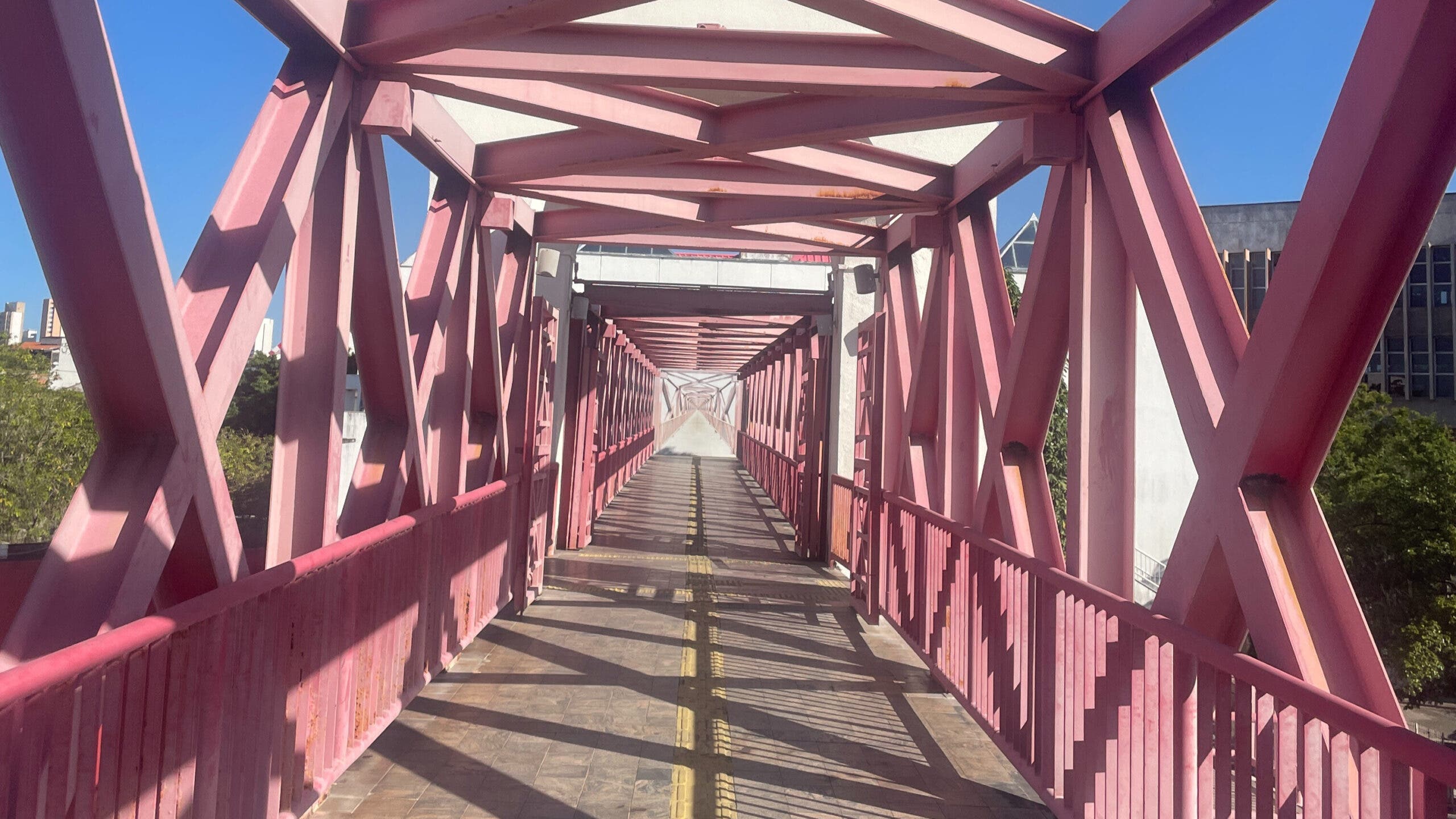 The Challenge Fortaleza run course has outstanding support thanks to local tri clubs and the hub of activity of people enjoying the outdoors.