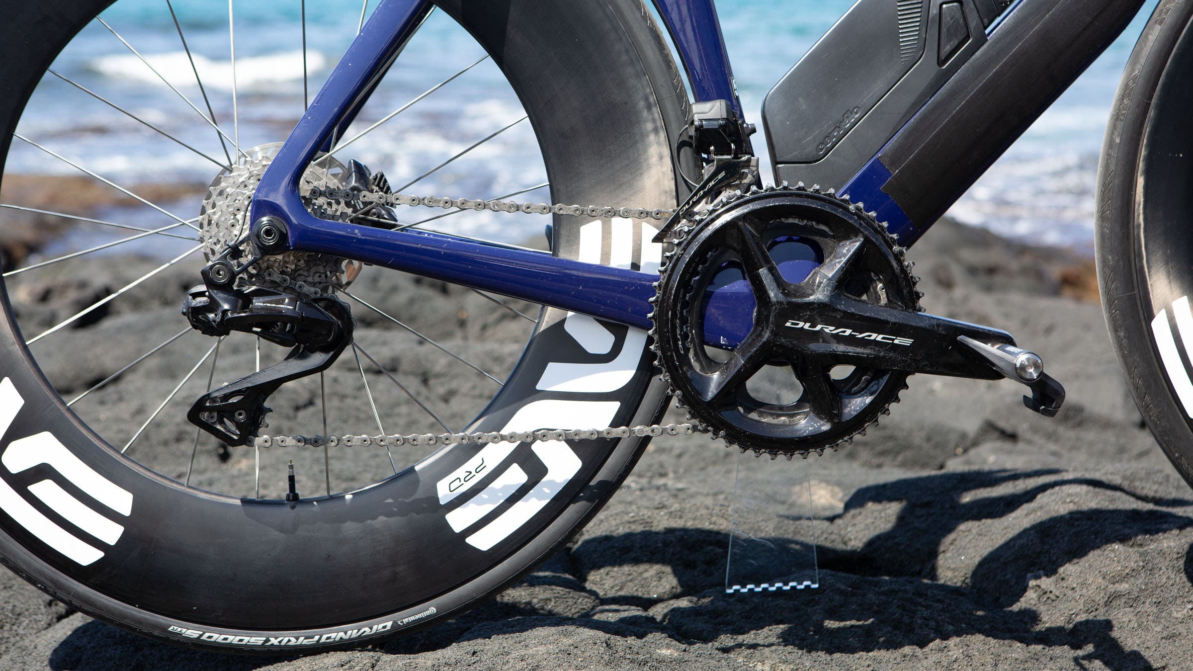 Hering is running a 12-speed Shimano Dura-Ace Di2 drivetrain and a yet-to-be-released 100+mm Enve Pro wheel in the back with Continental GP-5000 tires at 60 psi for race day.