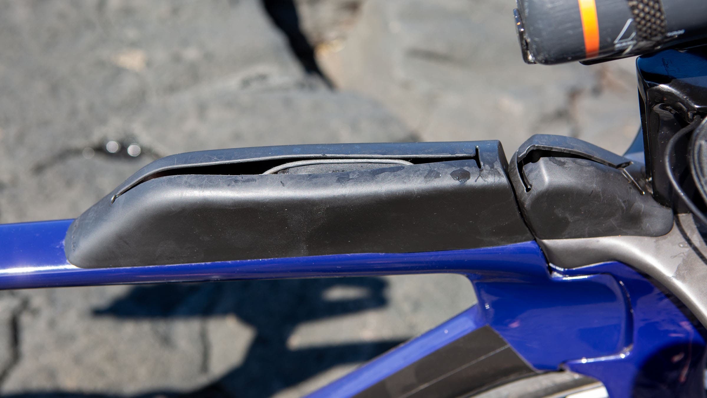Hering’s Cervelo P5 has built-in nutrition storage, located on the top tube.