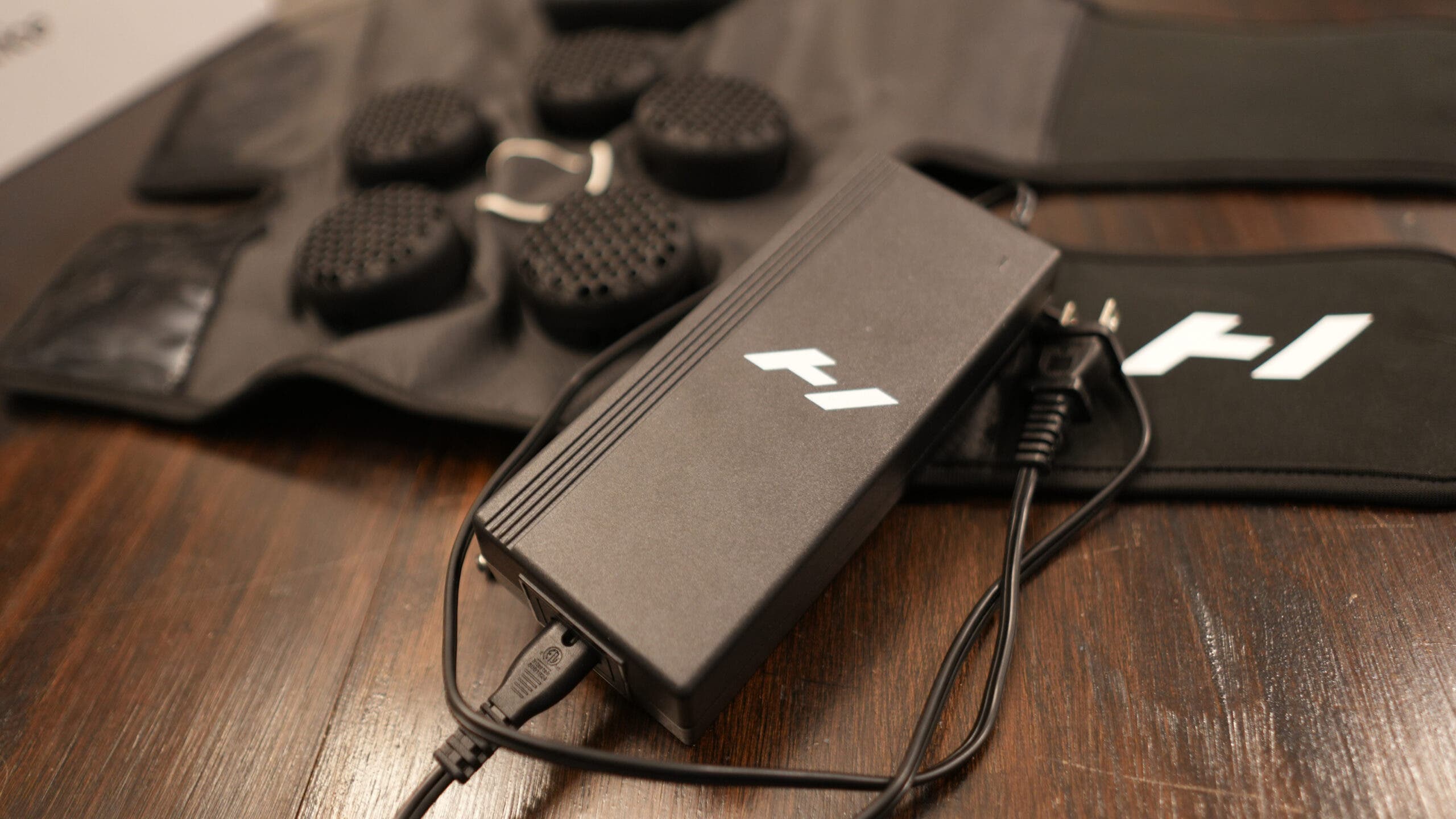 The Hyperice X 2 Knee has a large charging cable, making it less convenient for travel.