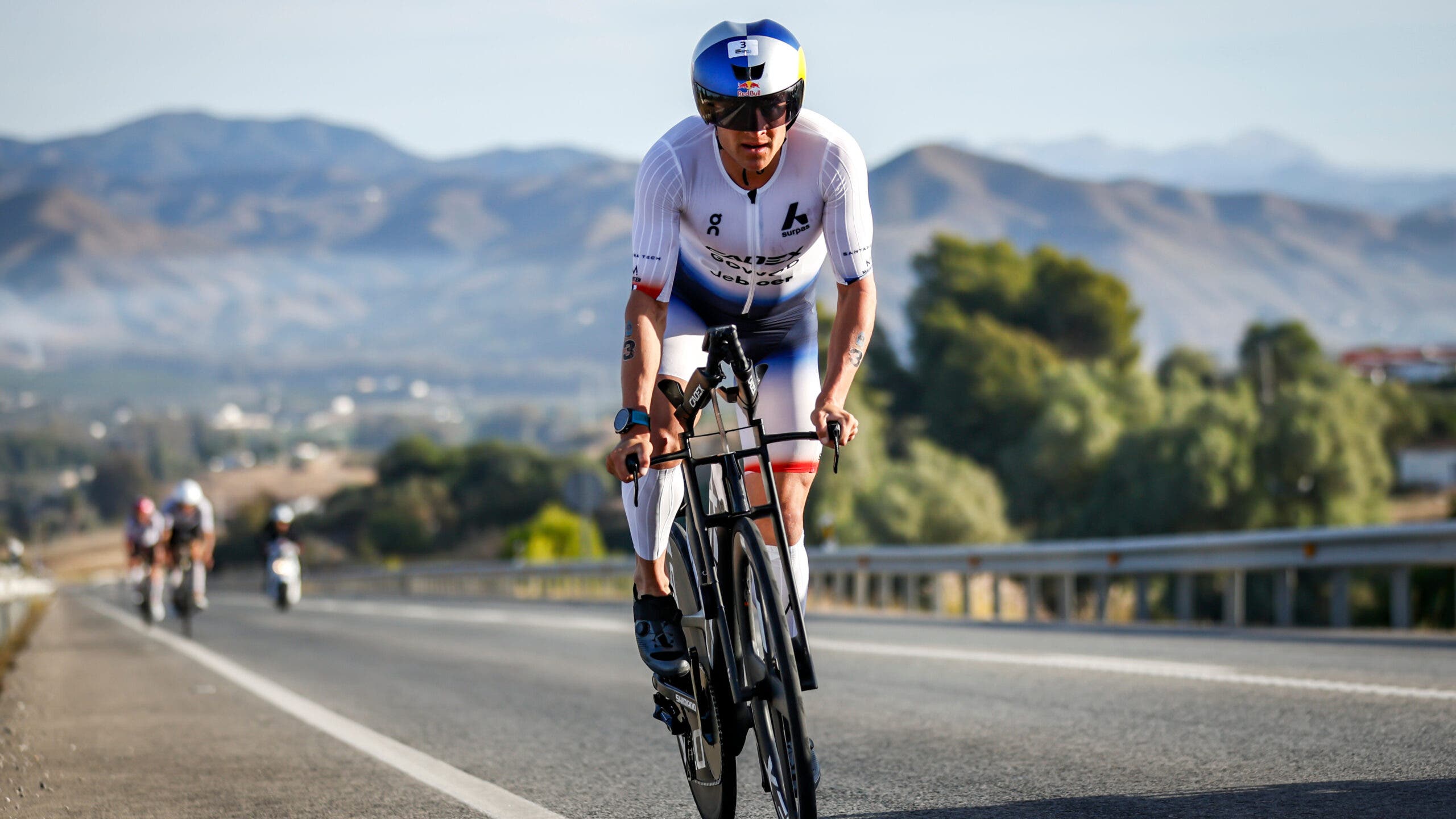 Kristian Blummenfelt rode a Cadex Tri at the 2025 70.3 World Championship, where he took second place.