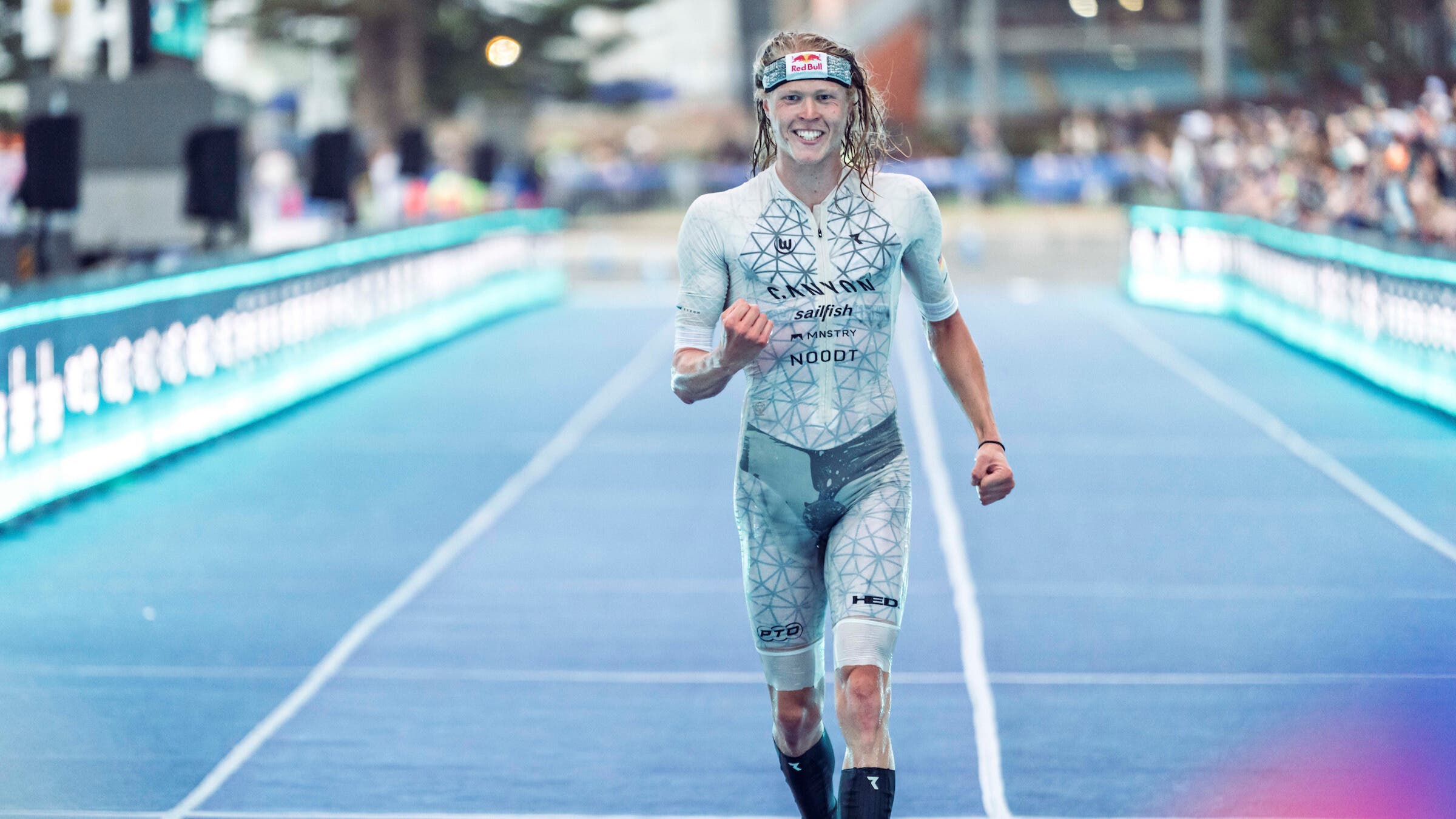 Mika Noodt has several podiums during the 2025 T100 season and is currently in third place in the standings.