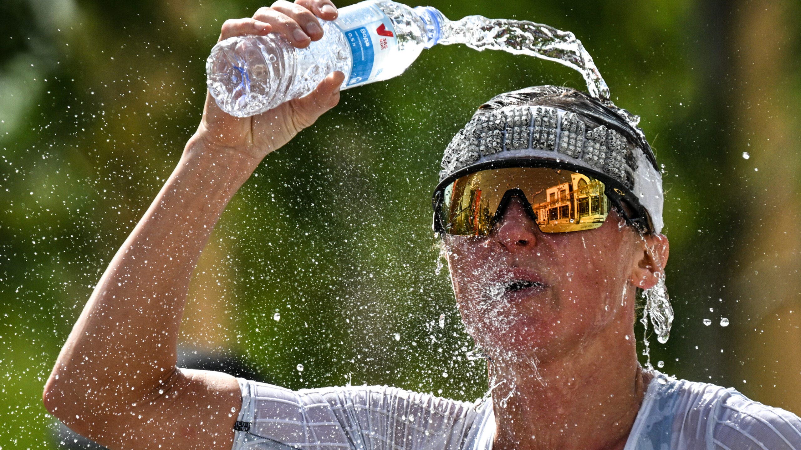 Heat training isn't just about hot racing. Provides performance benefits even in extreme races. Learn how to effectively heat train for triathlon.