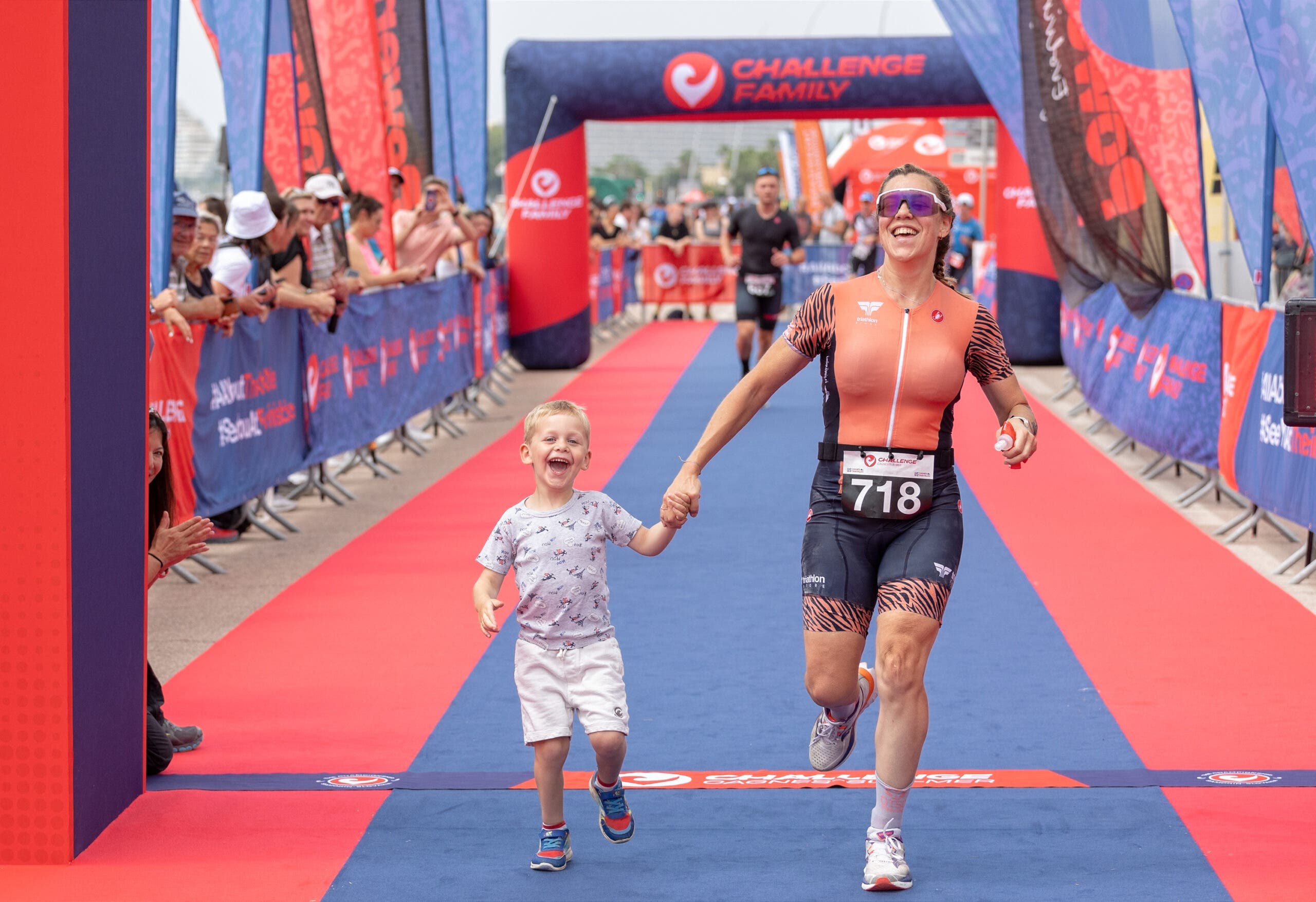 Researcher Dr. Iris Nafshi found that mothers who practice triathlons for long periods of time tend to have high levels of determination, but they also deal with maternal guilt regardless of their employment status or support network.