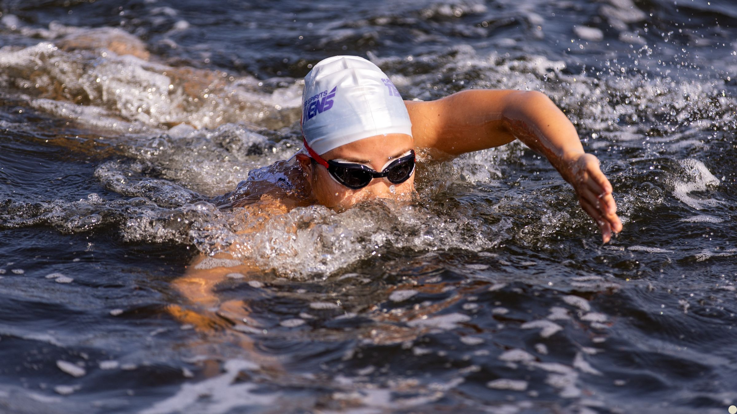 Swimming in a straight line in open water can be challenging, but learning to avoid zig-zagging can save distance and time to your race.