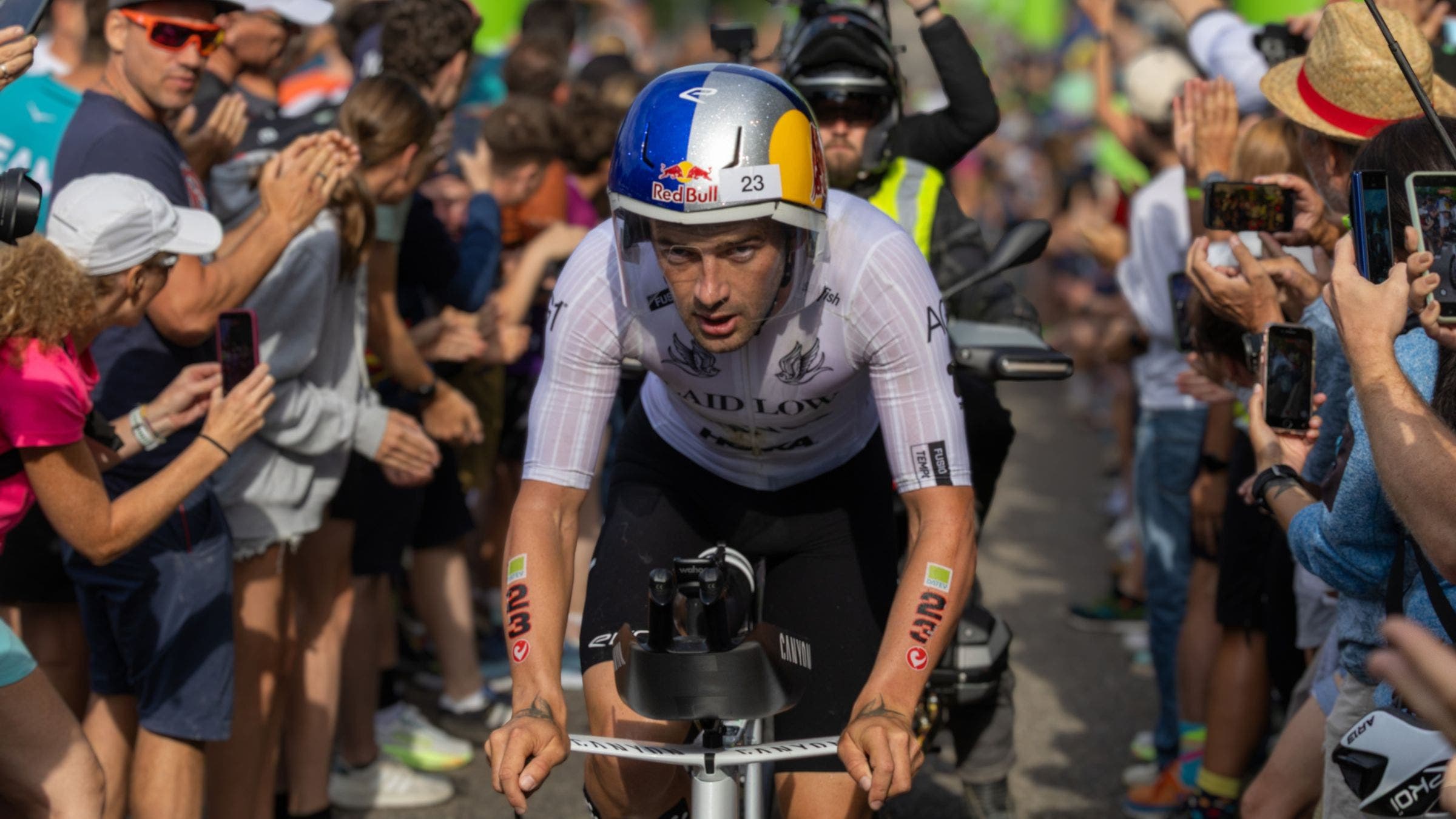 Sam Laidlow broke the Iron-distance world record at Challenge Roth 2026. Discover how tactical swim-bike strategies and aero testing led to his historic 7:21:04 victory.