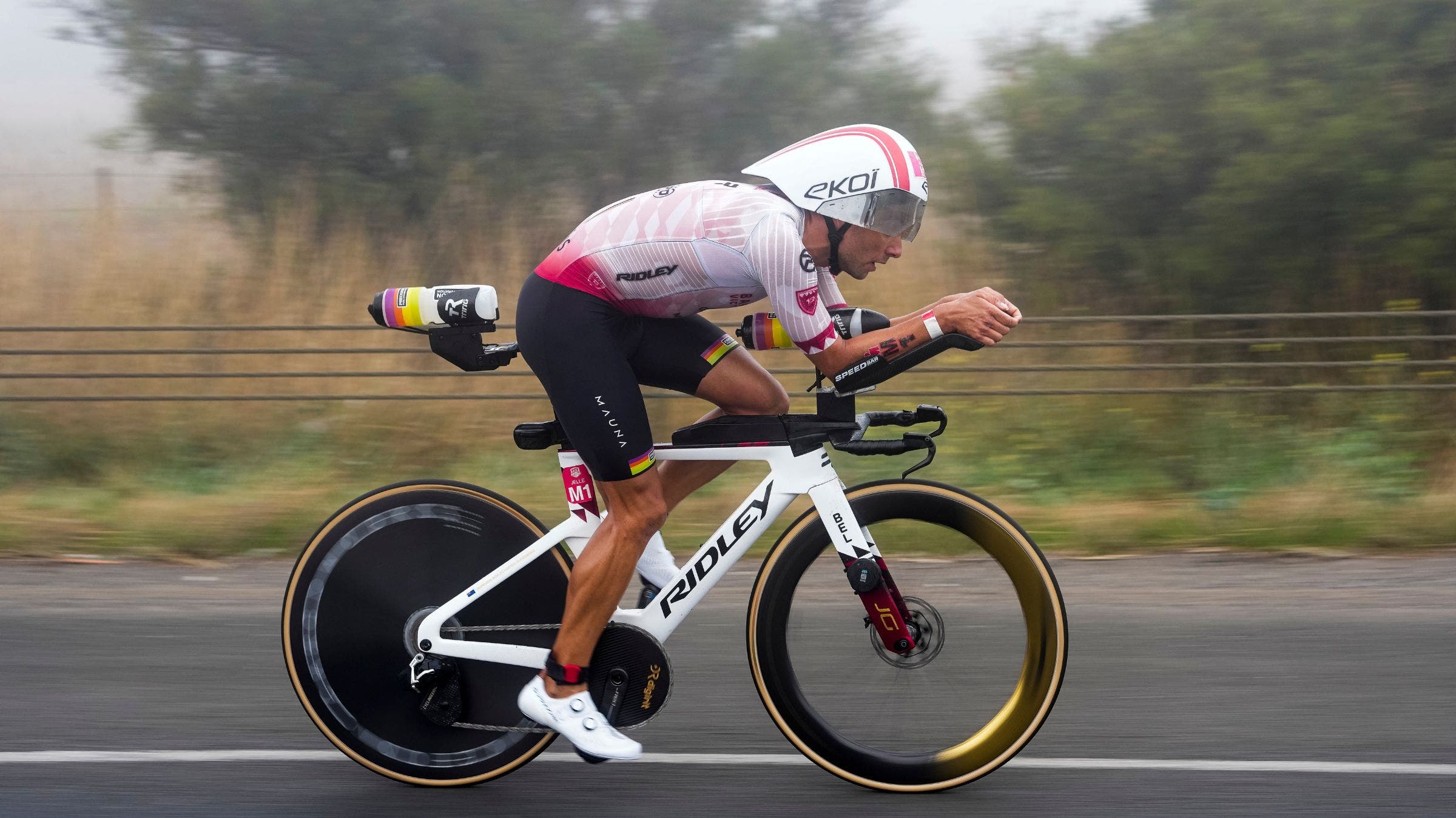 Jelle Geens during a triathlon race.