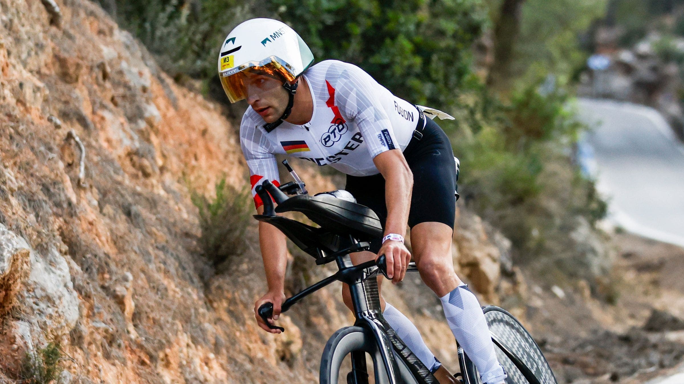 Lasse Nygaard-Priester during a triathlon race.