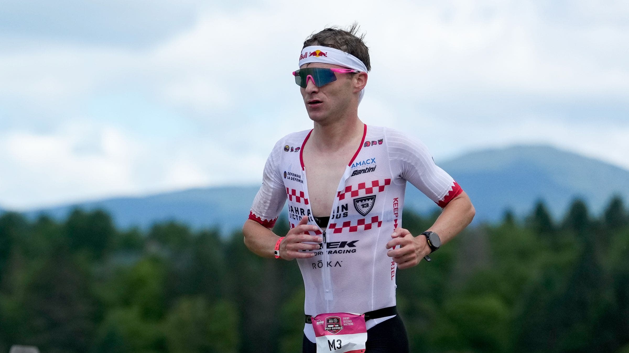 Marten Van Riel during a triathlon race.