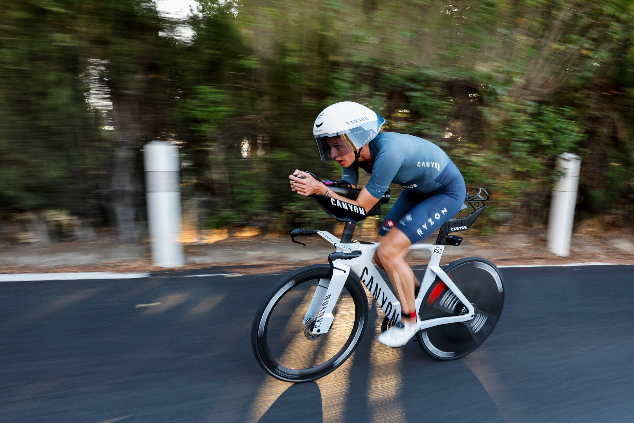Imogen Simmonds posted the fifth-fastest female bike split with a 2:37:47 at the 2026 Ironman 70.3 World Championship.