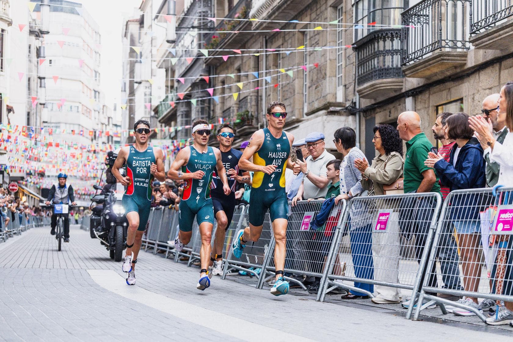Matt Hauser edged out Vasco Vilaça for the race win but Vilaça won the WTCS series title.