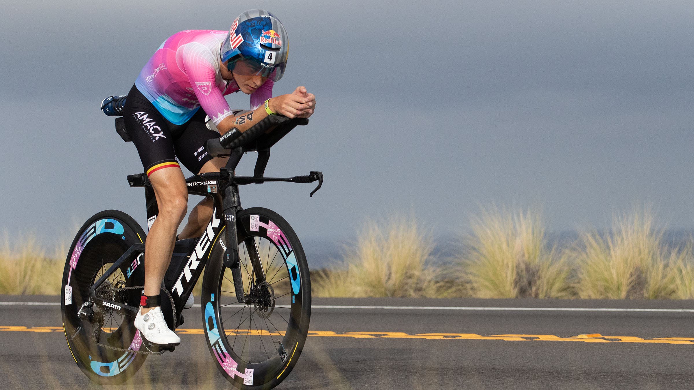 Marten Van Riel (BEL), rides with a HED Jet 180 in the back due to the Kona rule of no disc wheels.